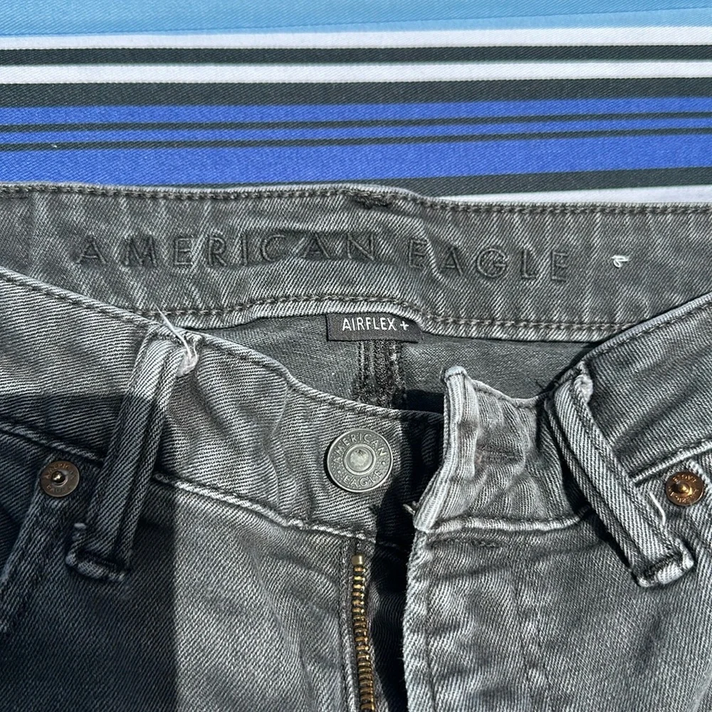 American Eagle black Skinny Jeans Distressed 32/30